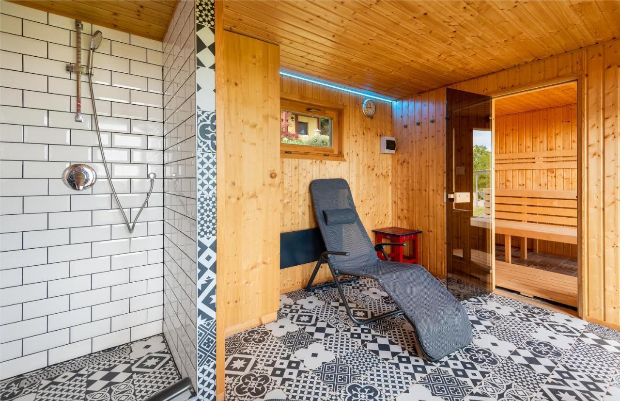 Borarium Vendeghazak - Zenit Haz Hotel Pazmand Luaran gambar