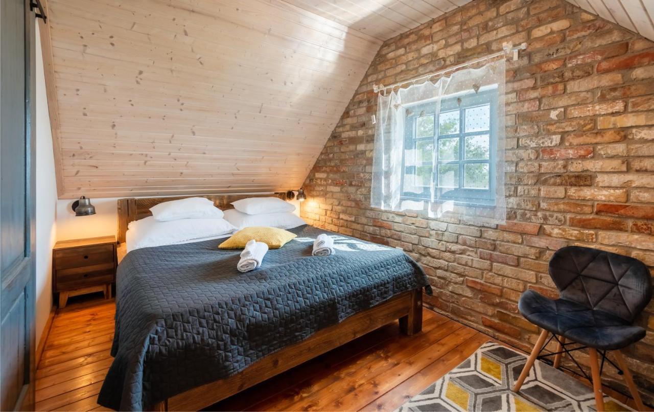 Borarium Vendeghazak - Zenit Haz Hotel Pazmand Luaran gambar